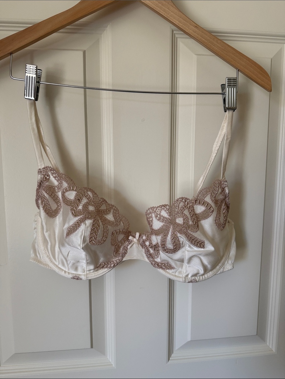 Fleur du mal Cream Bra with Delicate Beige Lace Embroidery - 38D